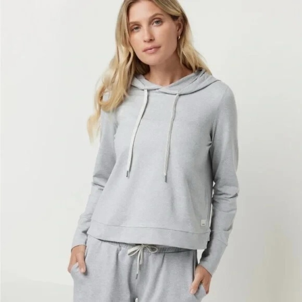 Vuori Women's Halo Essential Hoodie, Pale Heather Gray, S
